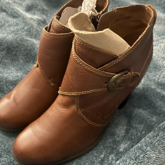 Real leather  BOC booties new- medium brow . Size 9 - Picture 2 of 4
